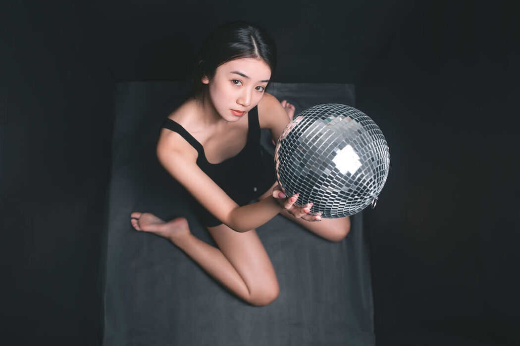 YiTuYu艺图语 Vol.6423 Yi Yu He Bao Dan