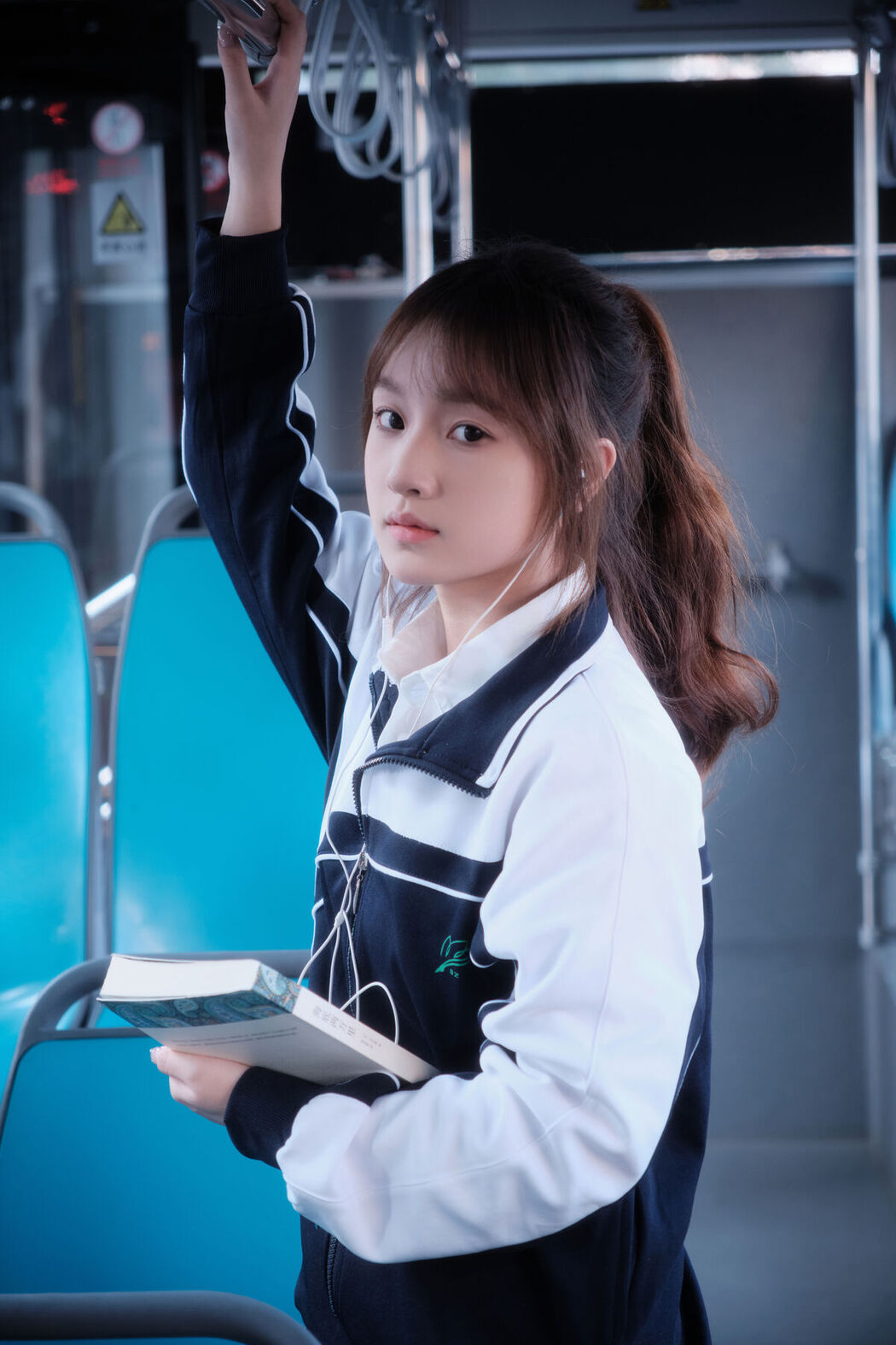 YiTuYu艺图语 Vol.6521 Bei Shang Fei Niu