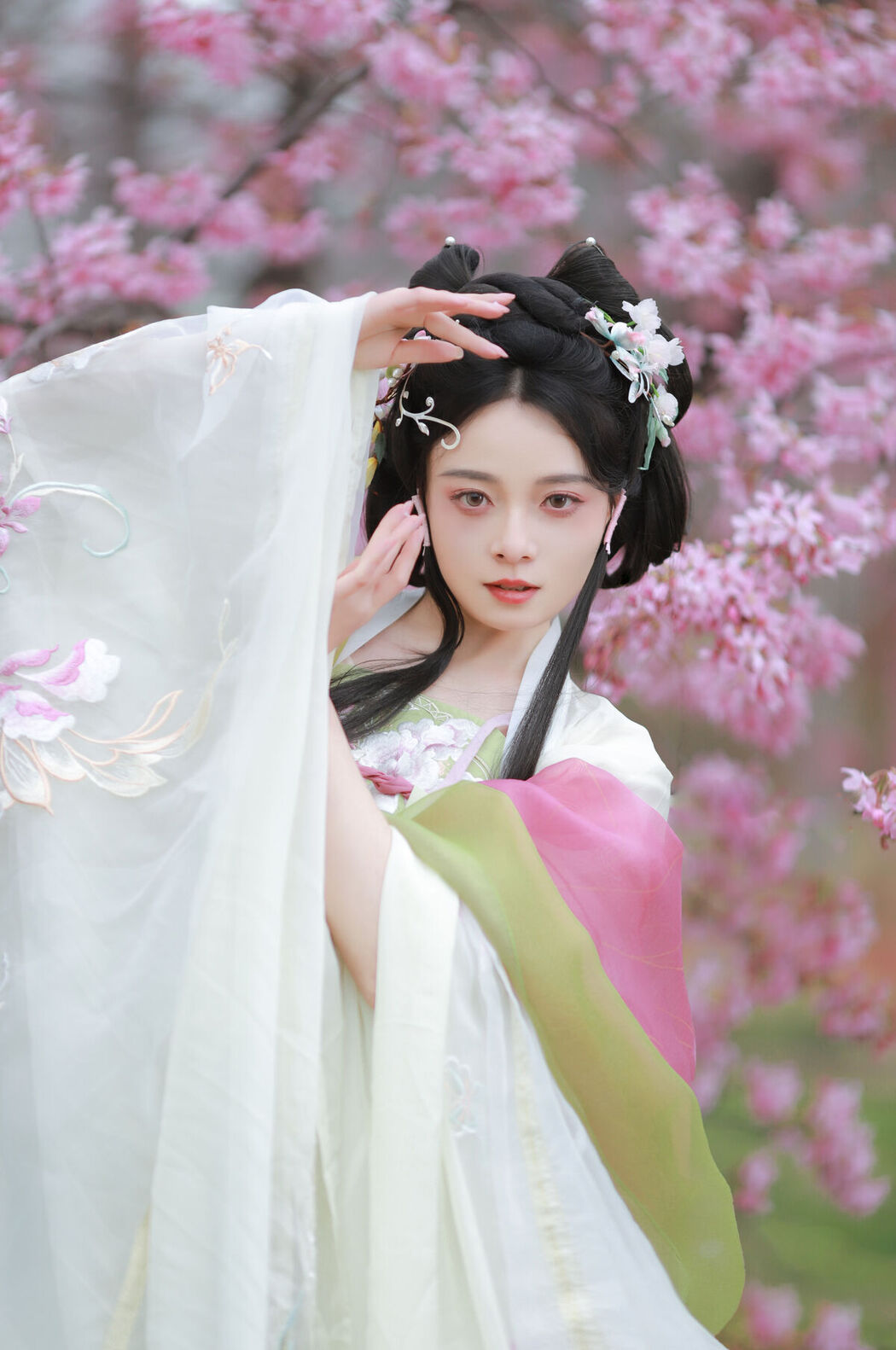 YiTuYu艺图语 Vol.6610 Nu Li Hua Zhuang De Sui Sui