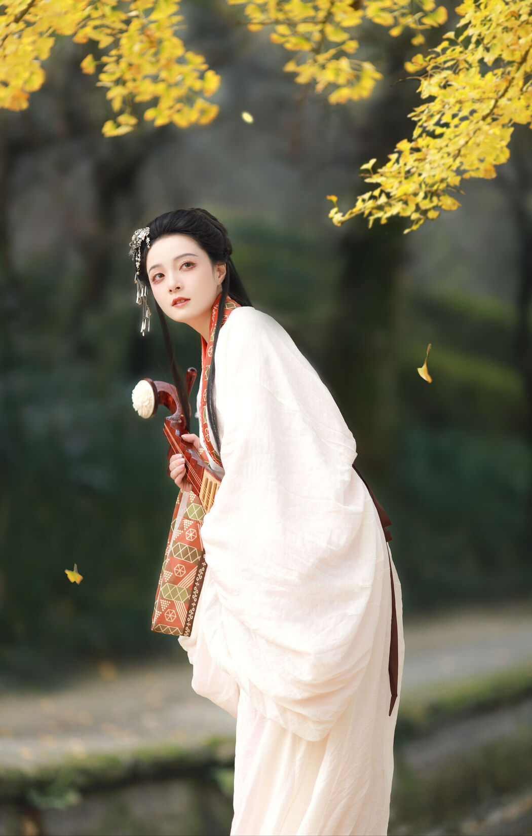 YiTuYu艺图语 Vol.6437 Nu Li Hua Zhuang De Sui Sui