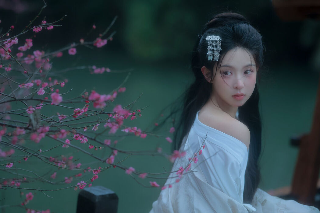 YiTuYu艺图语 Vol.6605 Li Gua Gua