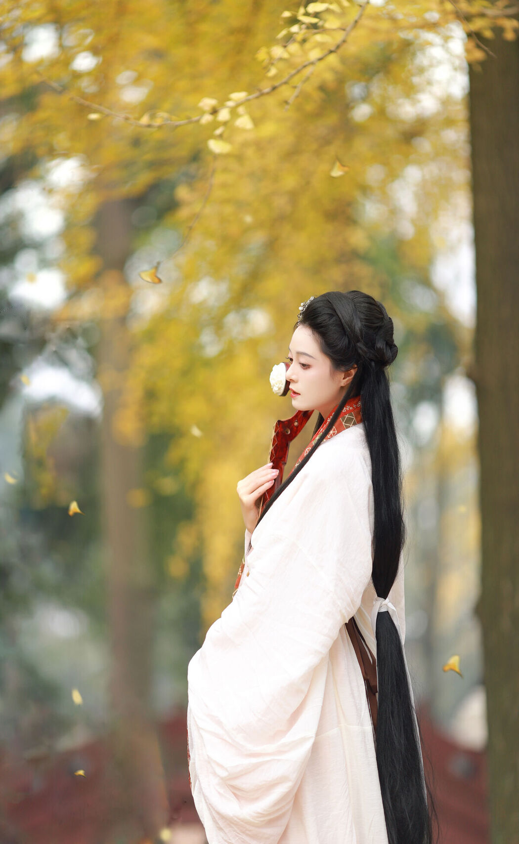 YiTuYu艺图语 Vol.6437 Nu Li Hua Zhuang De Sui Sui