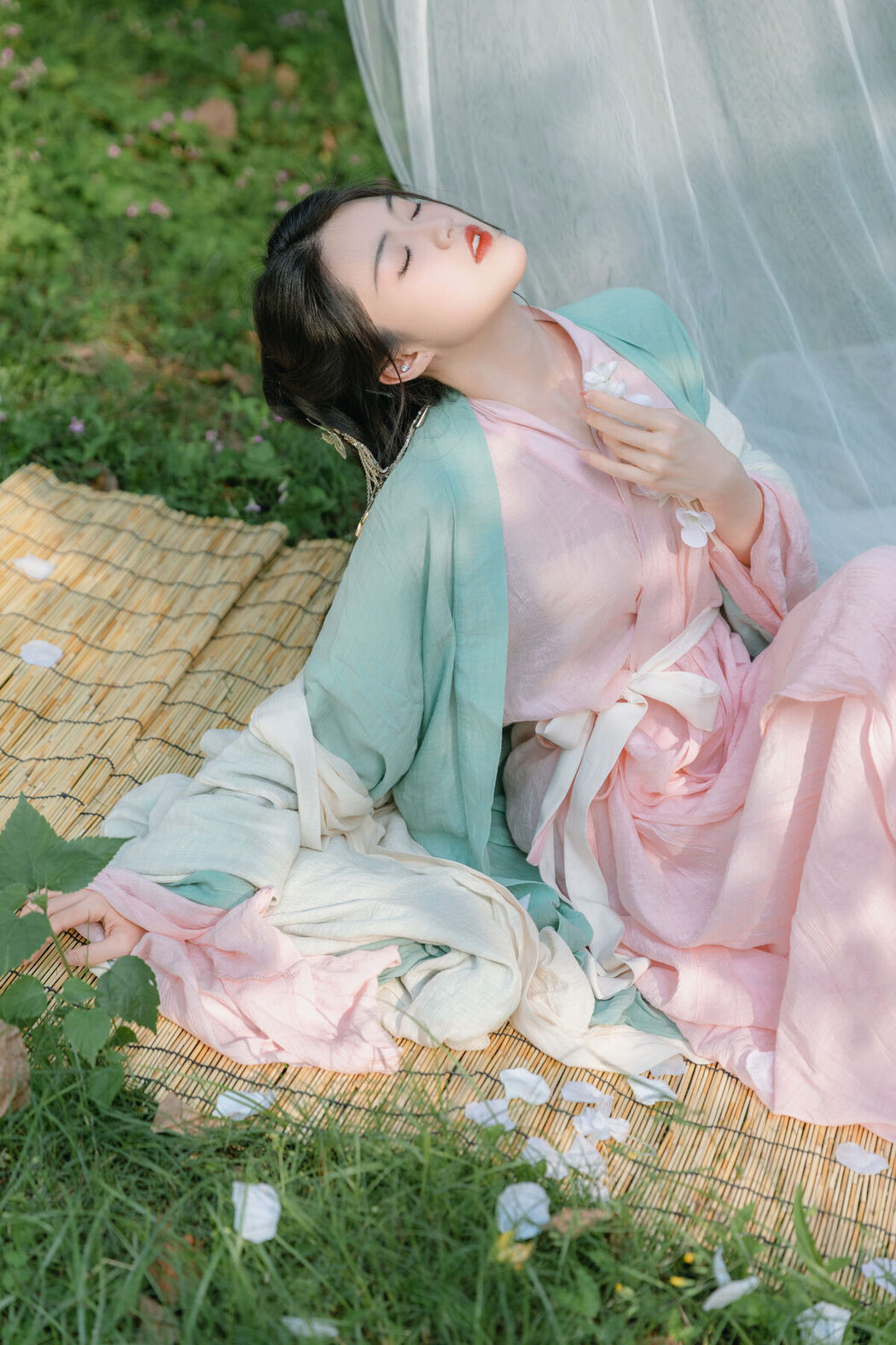 YiTuYu艺图语 Vol.6466 Yu Han