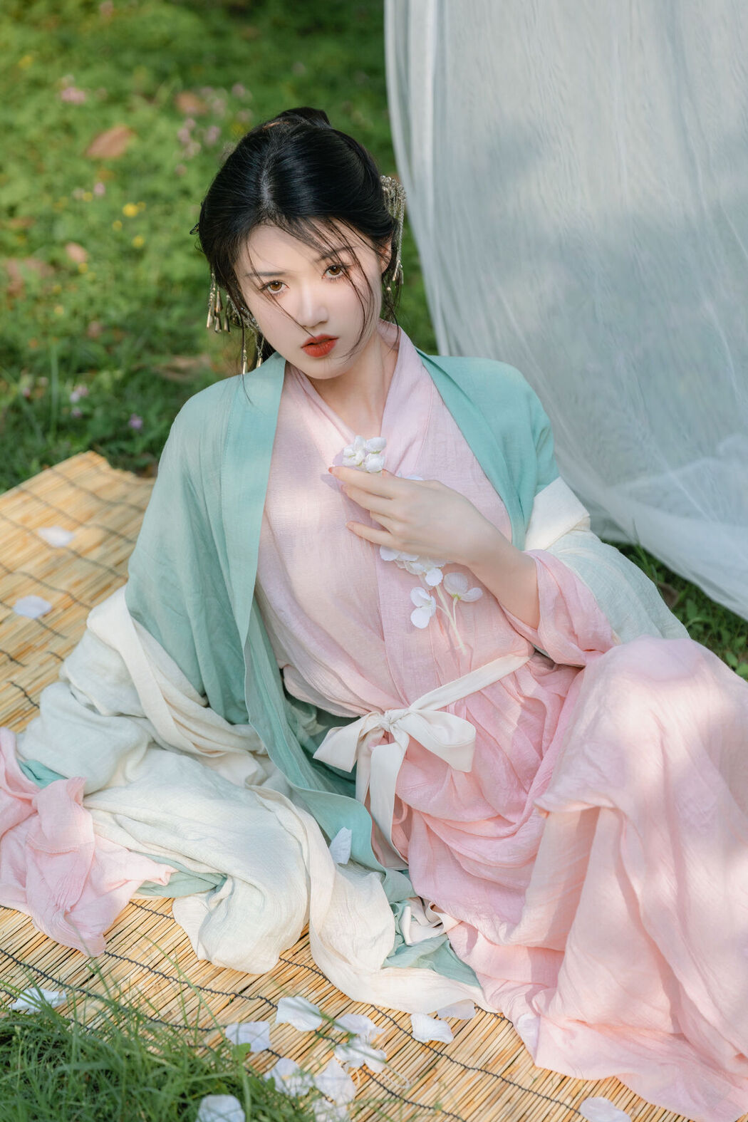 YiTuYu艺图语 Vol.6466 Yu Han