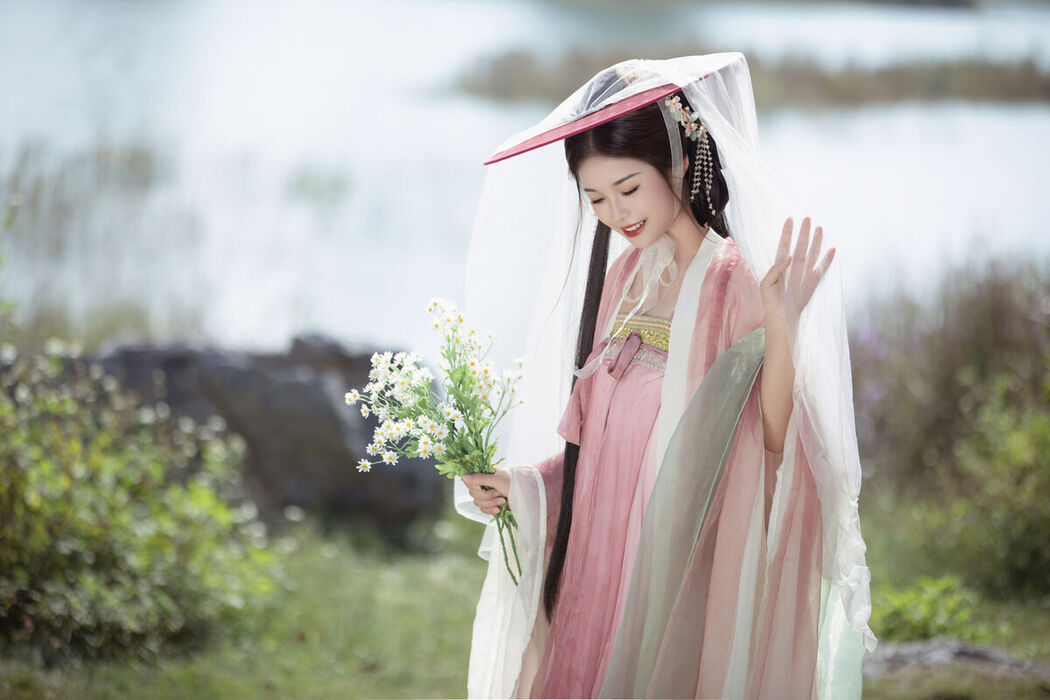 YiTuYu艺图语 Vol.6473 Qiu Qiu