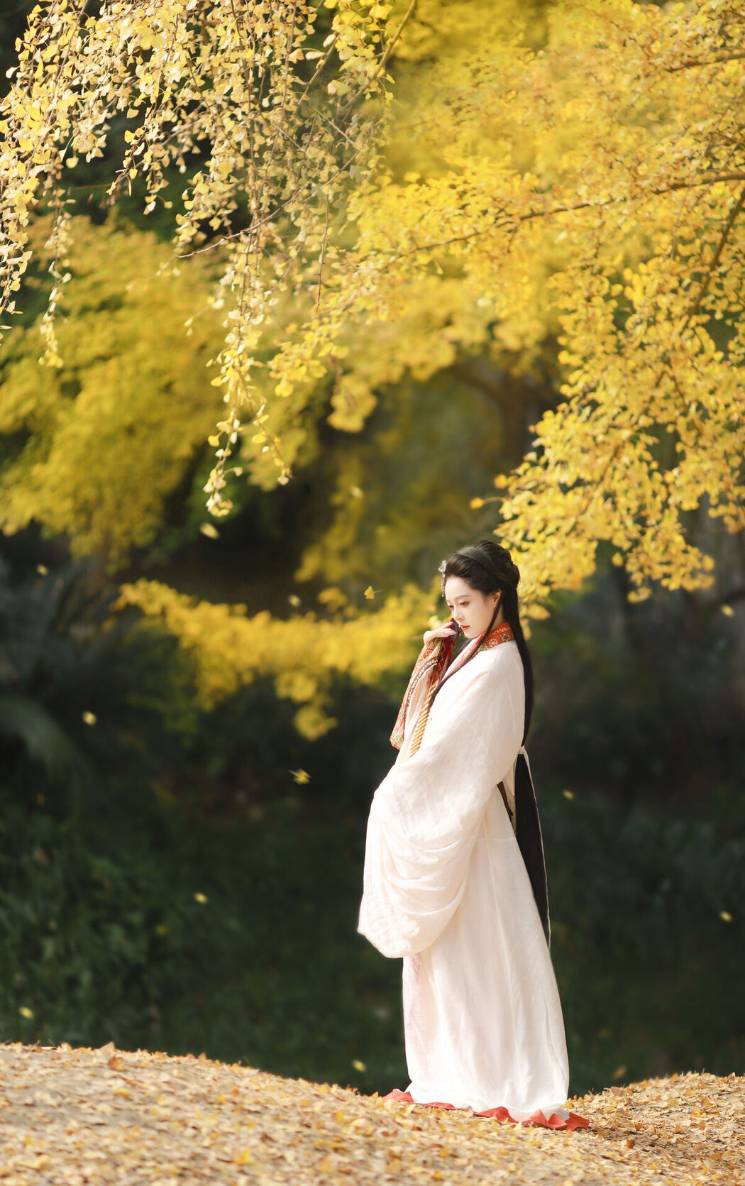 YiTuYu艺图语 Vol.6437 Nu Li Hua Zhuang De Sui Sui