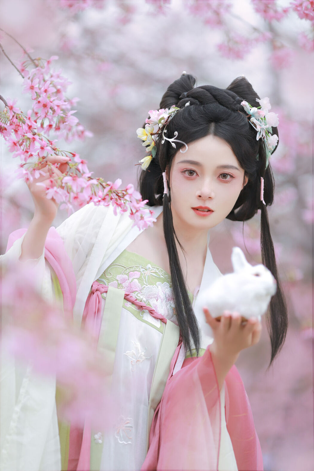 YiTuYu艺图语 Vol.6610 Nu Li Hua Zhuang De Sui Sui