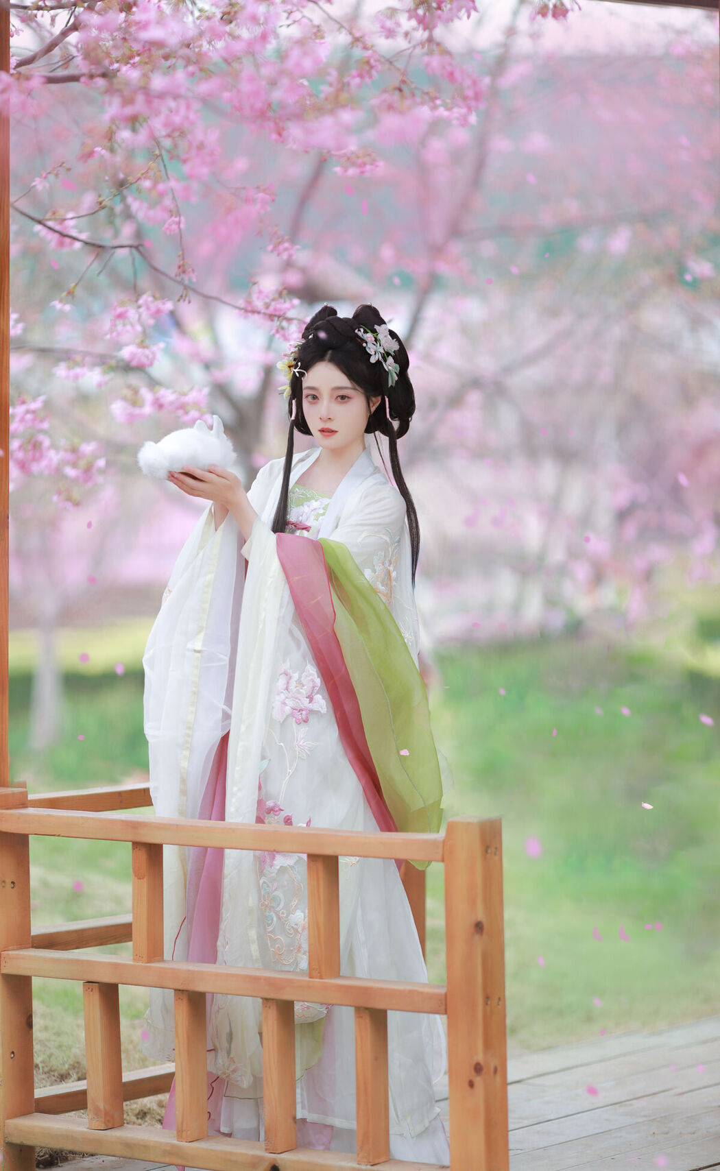 YiTuYu艺图语 Vol.6610 Nu Li Hua Zhuang De Sui Sui