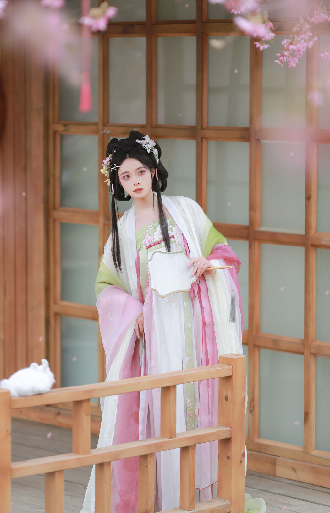 YiTuYu艺图语 Vol.6610 Nu Li Hua Zhuang De Sui Sui