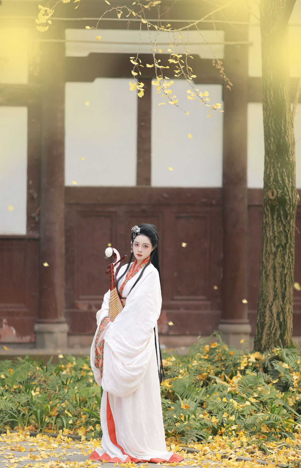 YiTuYu艺图语 Vol.6437 Nu Li Hua Zhuang De Sui Sui