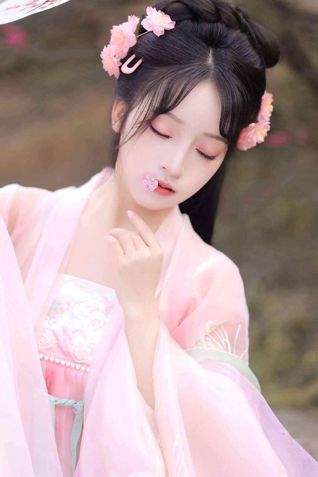 YiTuYu艺图语 Vol.6569 Jun Yin Lan