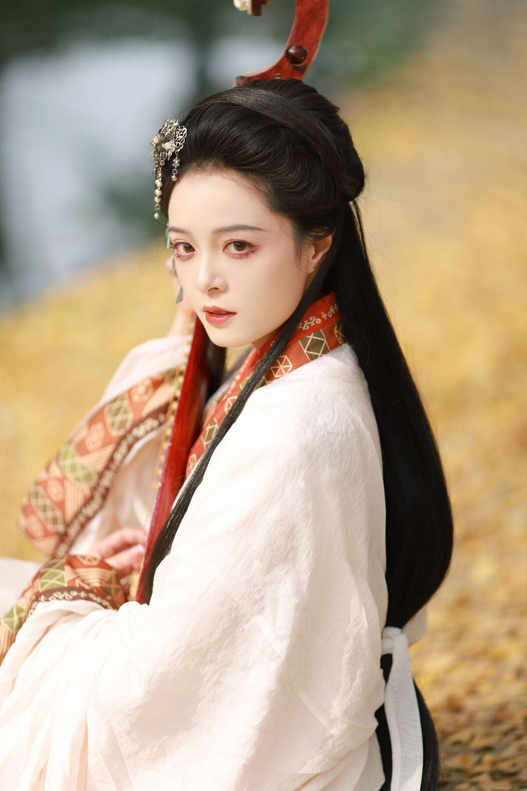 YiTuYu艺图语 Vol.6437 Nu Li Hua Zhuang De Sui Sui