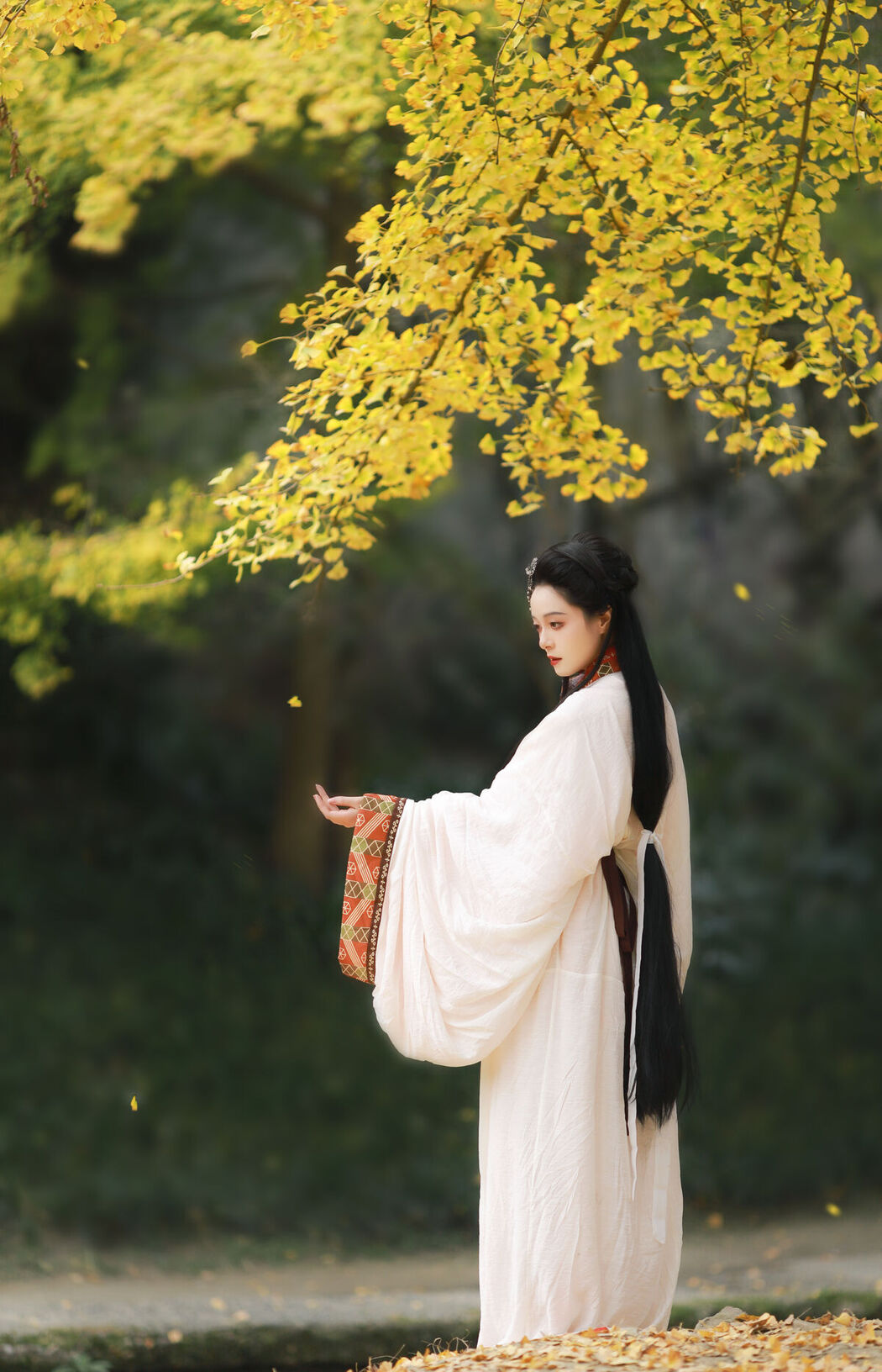 YiTuYu艺图语 Vol.6437 Nu Li Hua Zhuang De Sui Sui