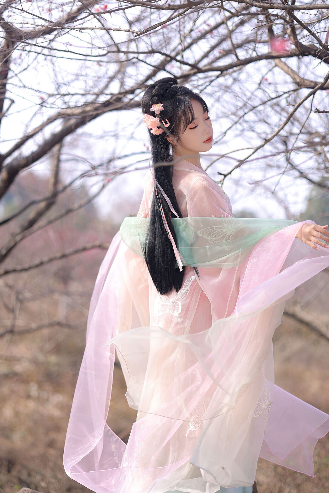 YiTuYu艺图语 Vol.6569 Jun Yin Lan