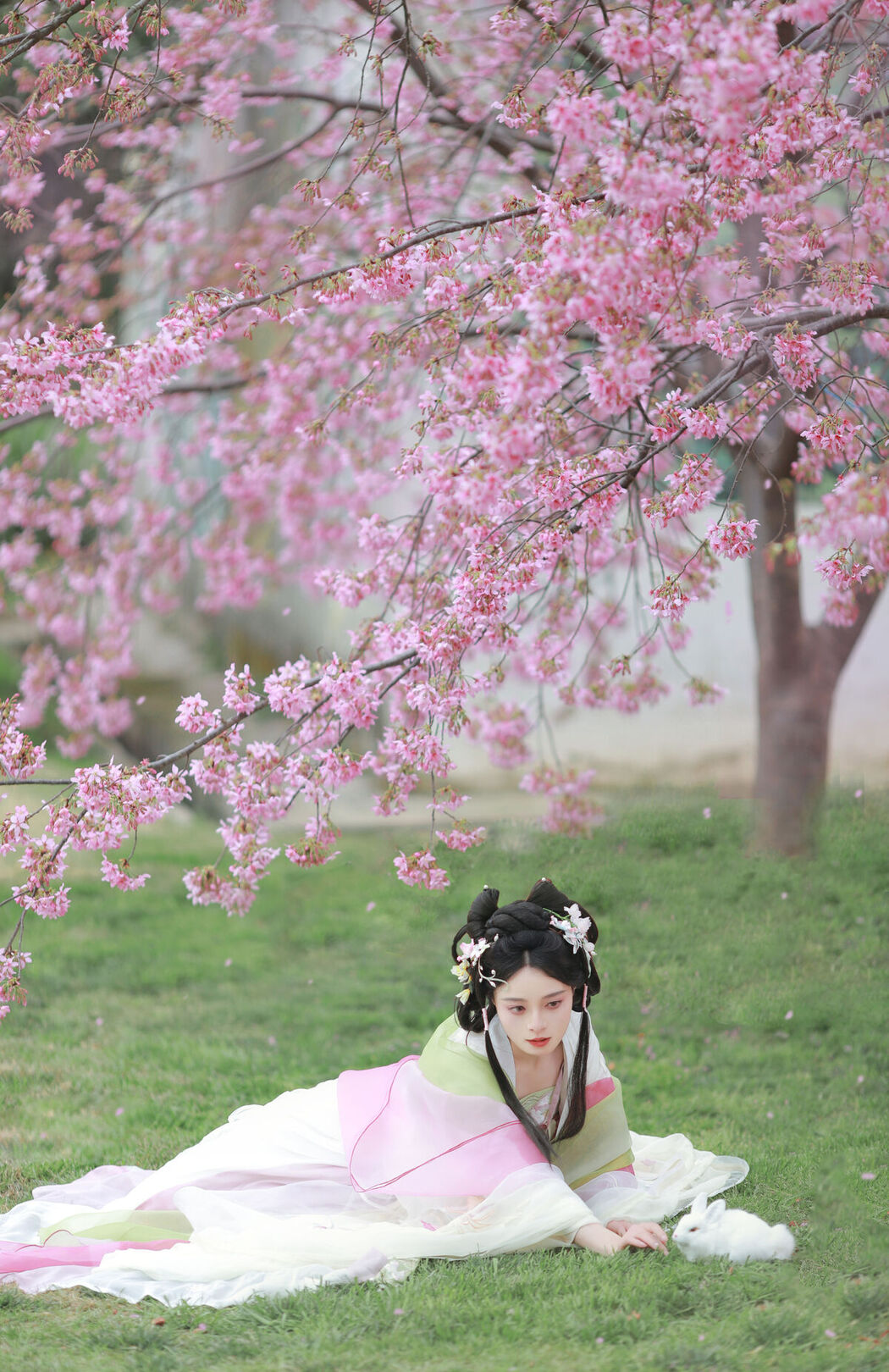 YiTuYu艺图语 Vol.6610 Nu Li Hua Zhuang De Sui Sui