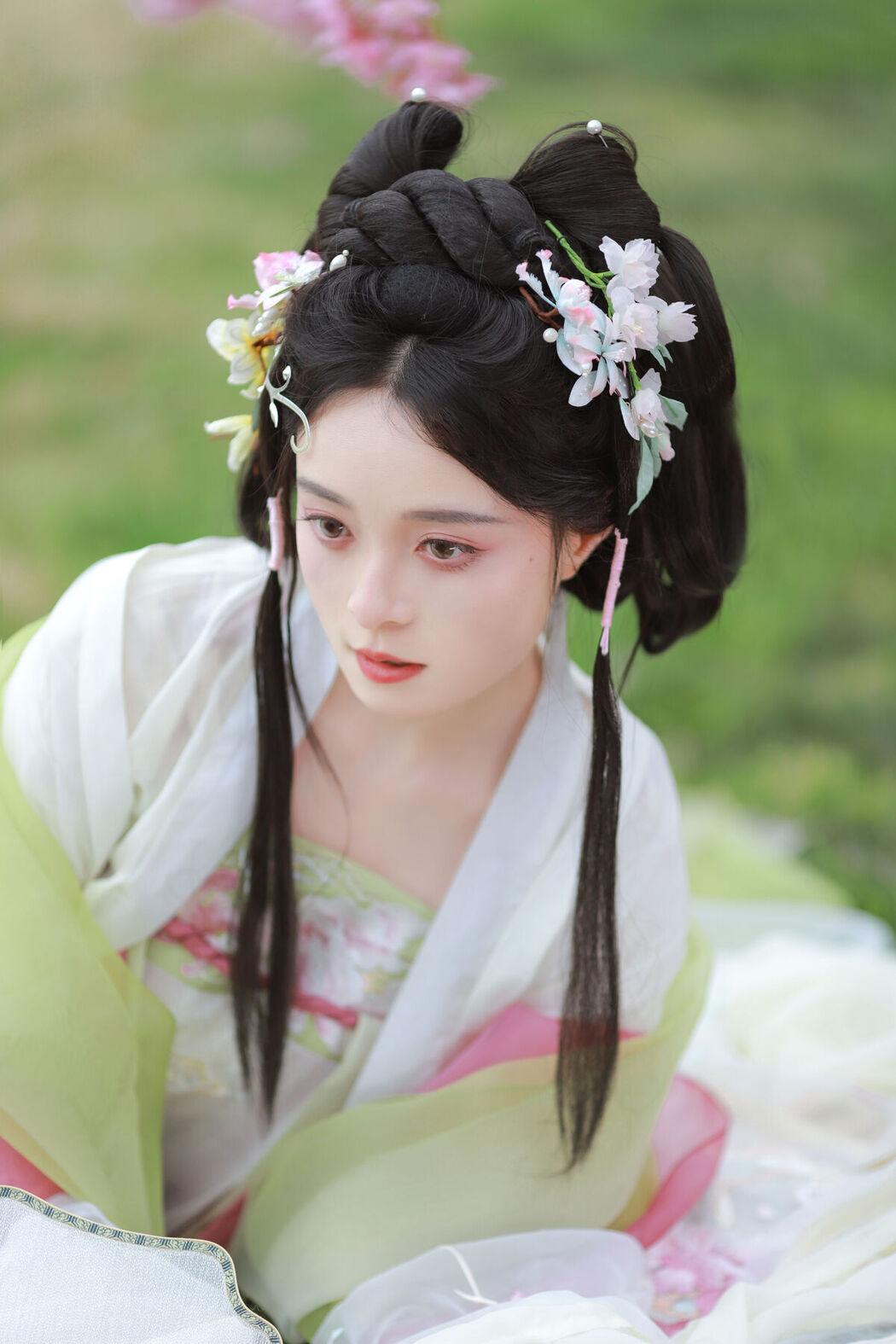 YiTuYu艺图语 Vol.6610 Nu Li Hua Zhuang De Sui Sui