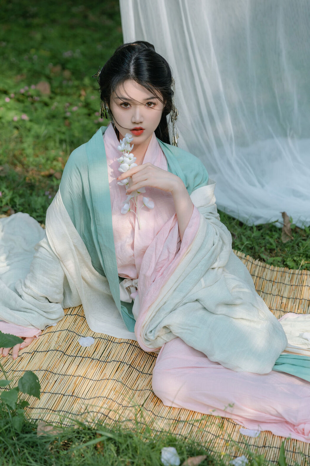 YiTuYu艺图语 Vol.6466 Yu Han