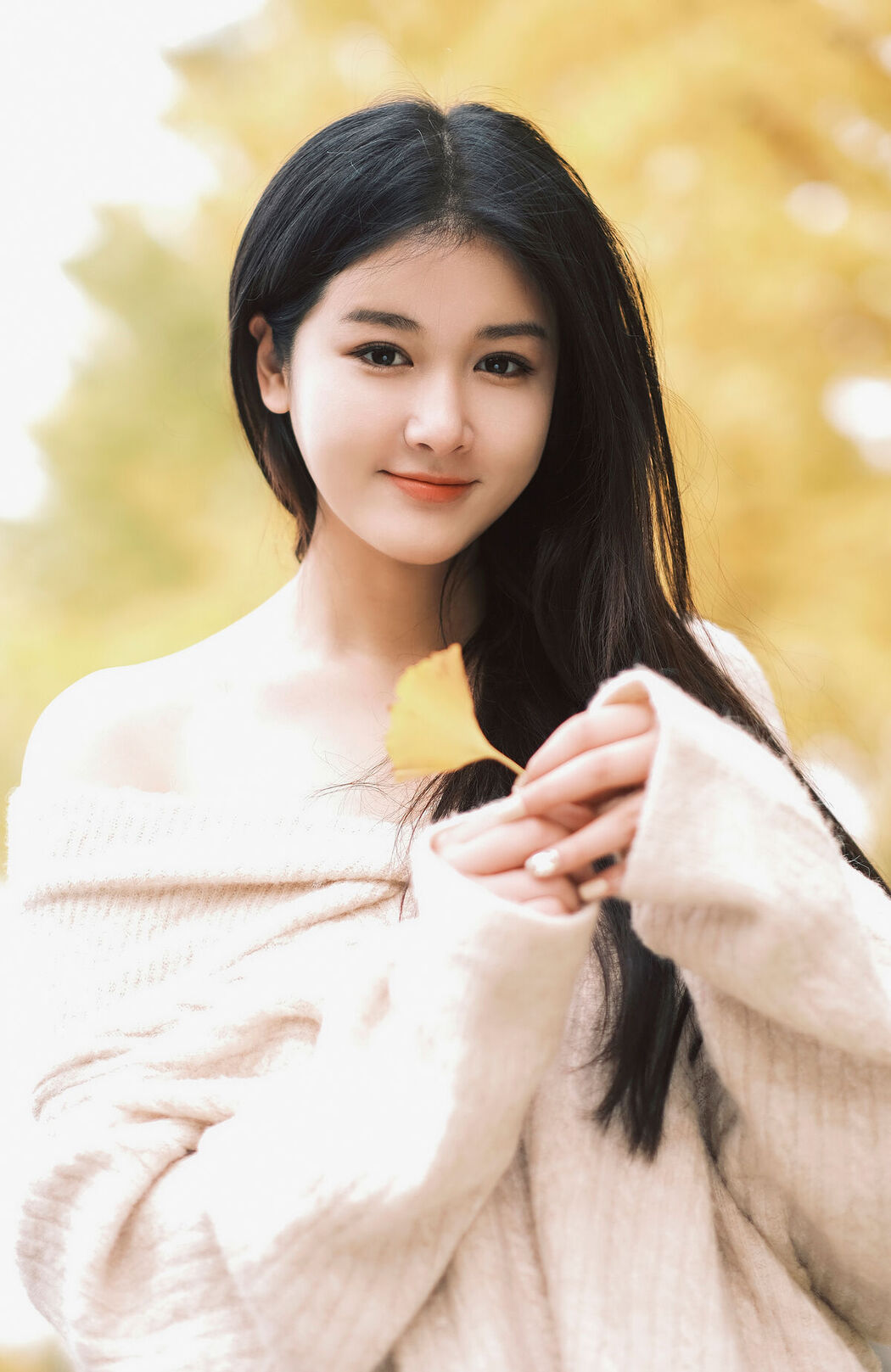 YiTuYu艺图语 Vol.6506 Shang Yi Han Momooly