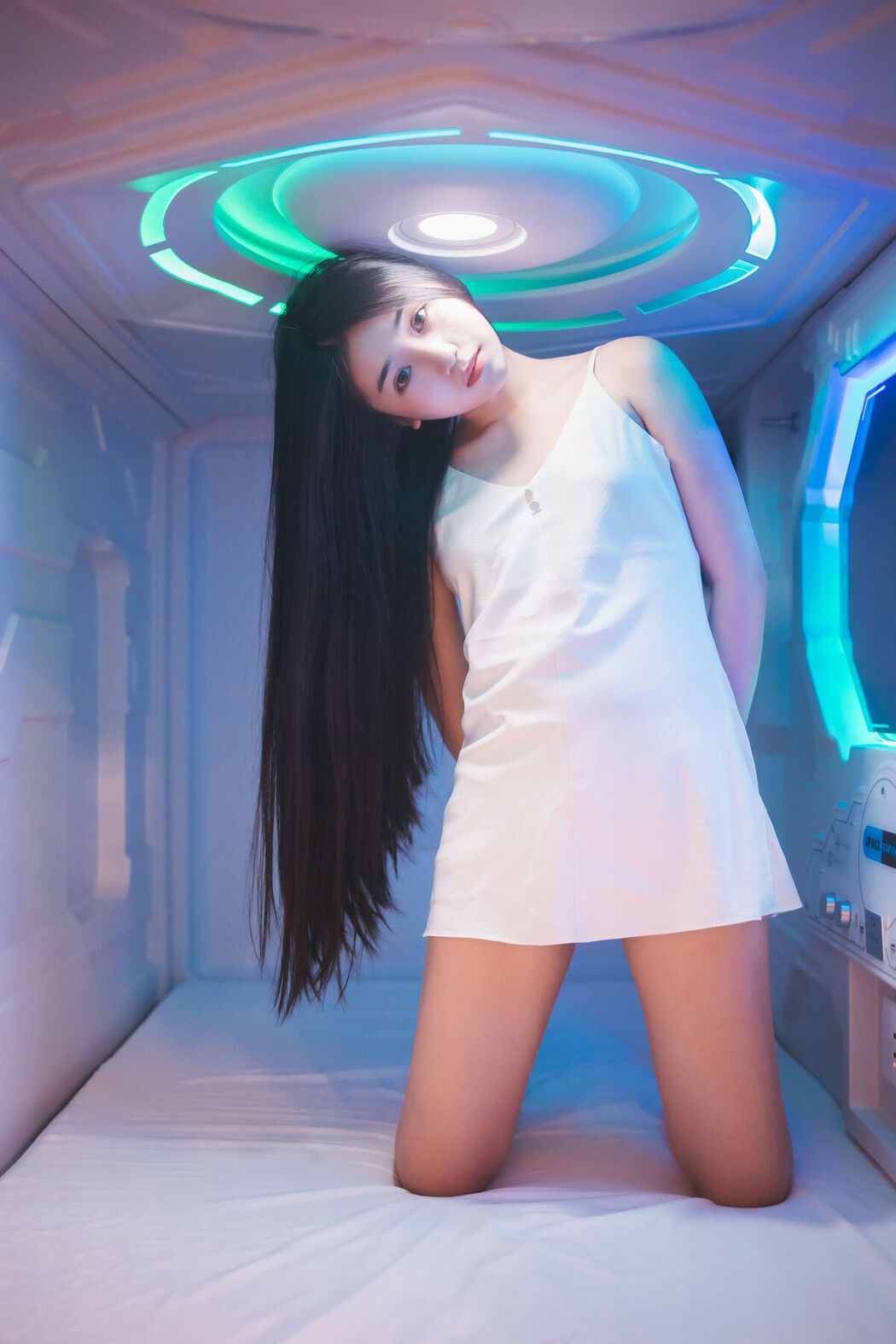 YiTuYu艺图语 Vol.6557 Yi Yu He Bao Dan