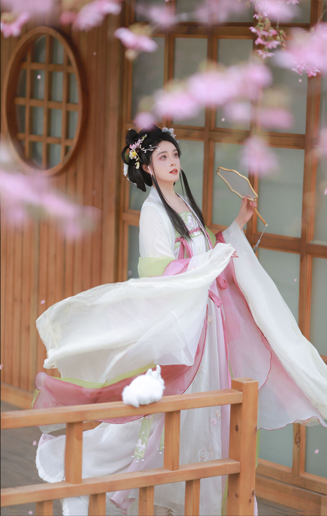 YiTuYu艺图语 Vol.6610 Nu Li Hua Zhuang De Sui Sui