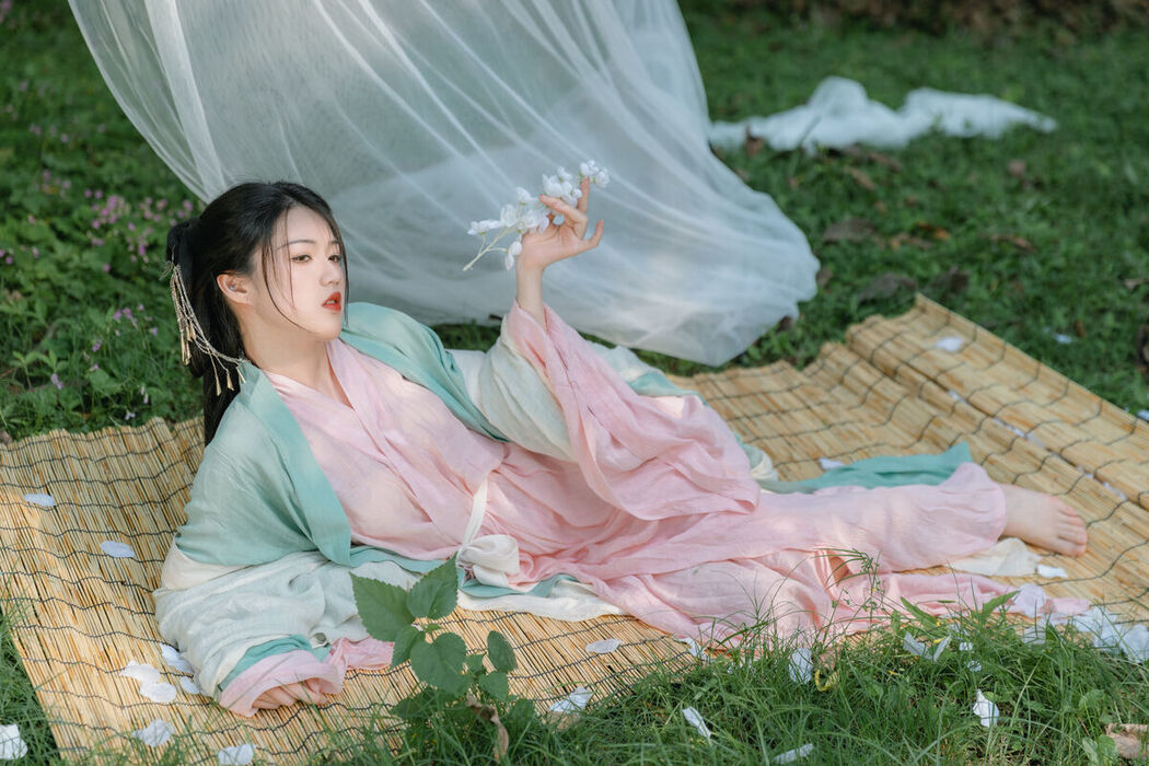 YiTuYu艺图语 Vol.6466 Yu Han