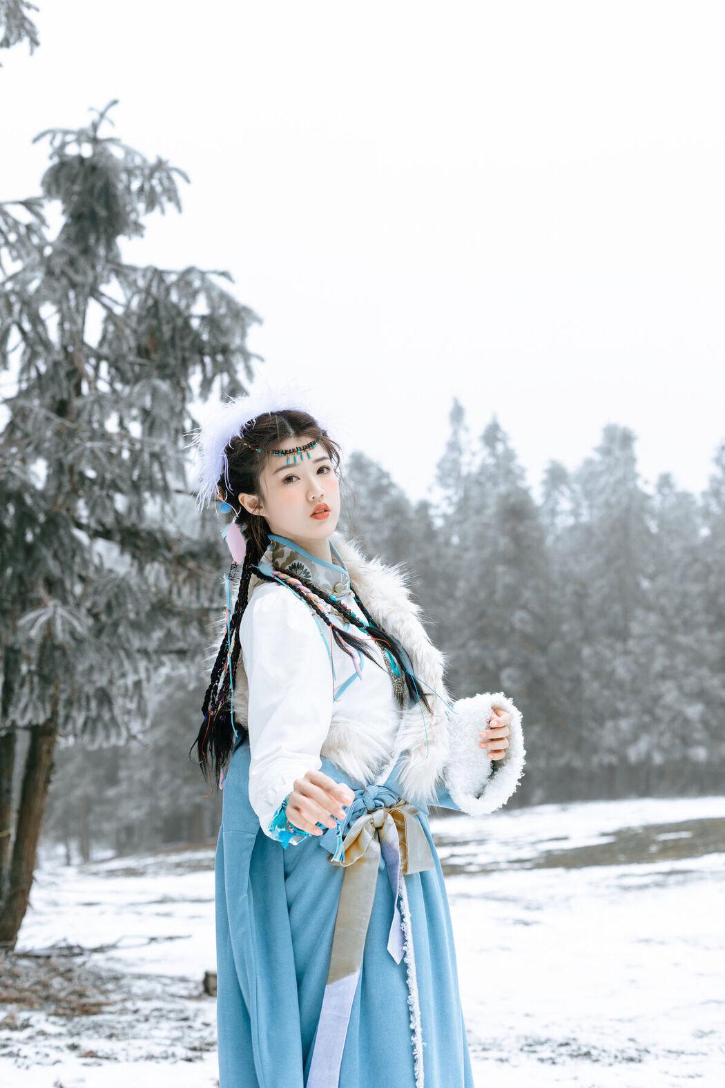 YiTuYu艺图语 Vol.6485 Yu Han