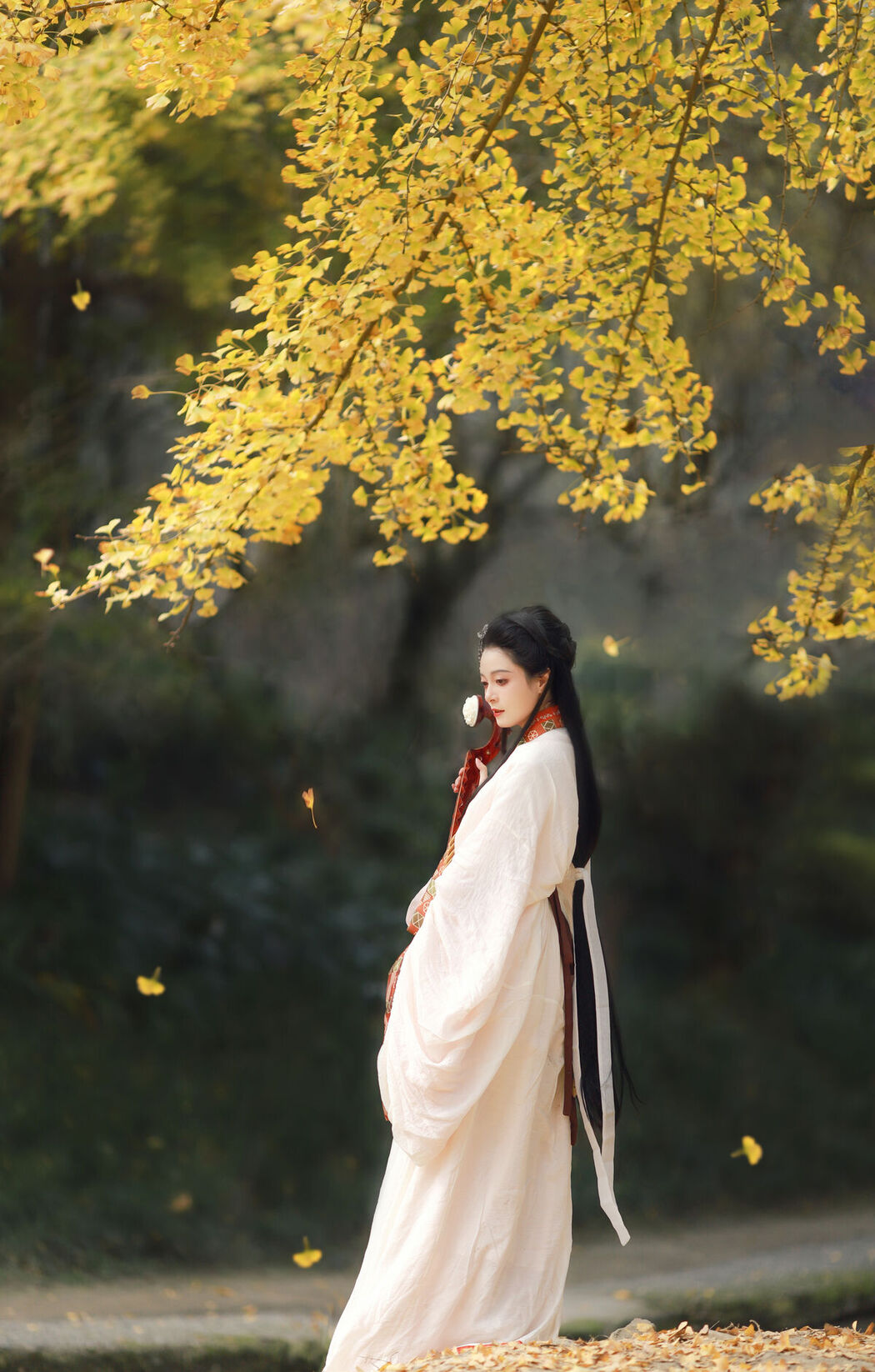 YiTuYu艺图语 Vol.6437 Nu Li Hua Zhuang De Sui Sui