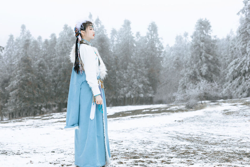 YiTuYu艺图语 Vol.6485 Yu Han