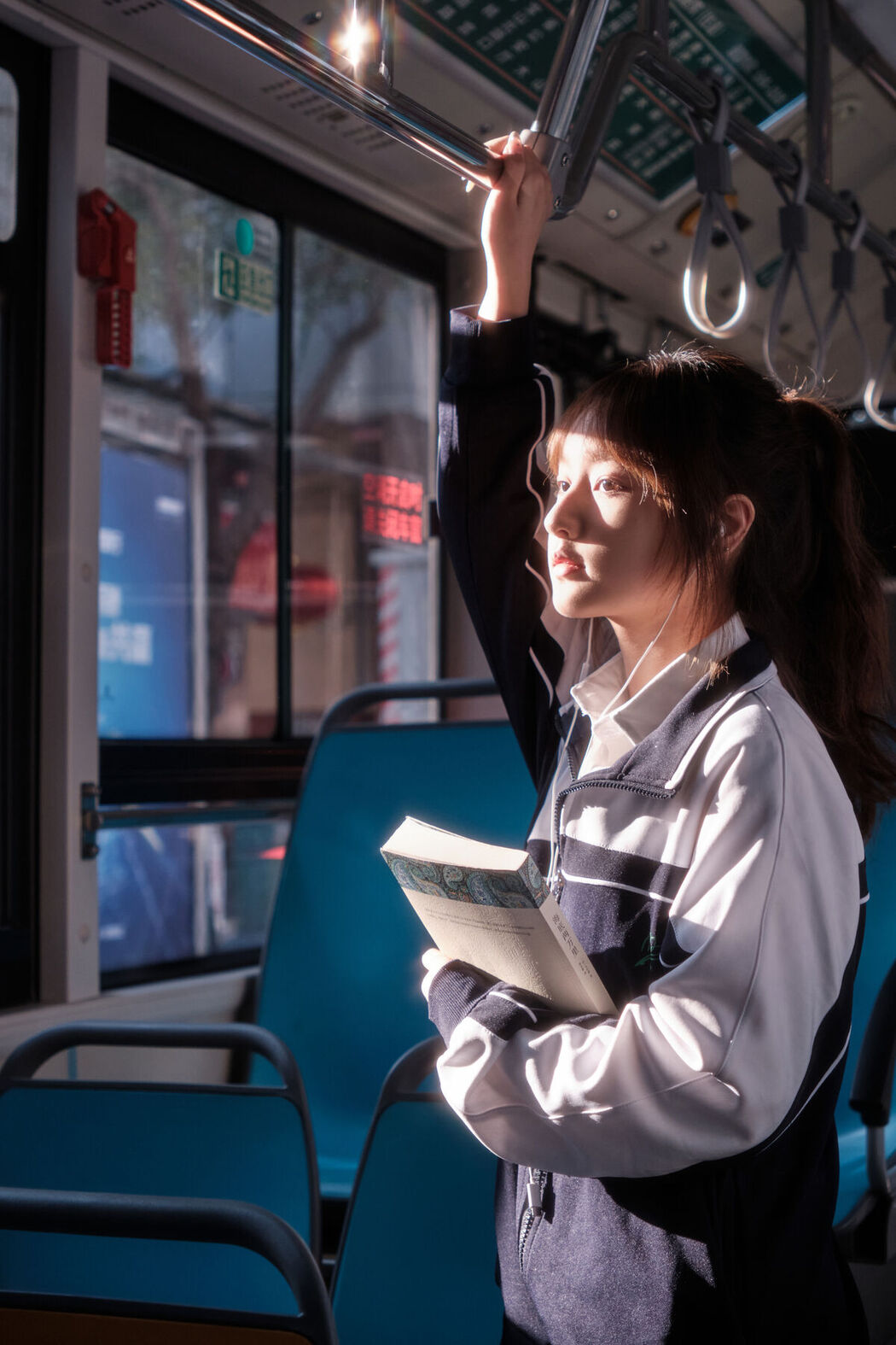 YiTuYu艺图语 Vol.6521 Bei Shang Fei Niu