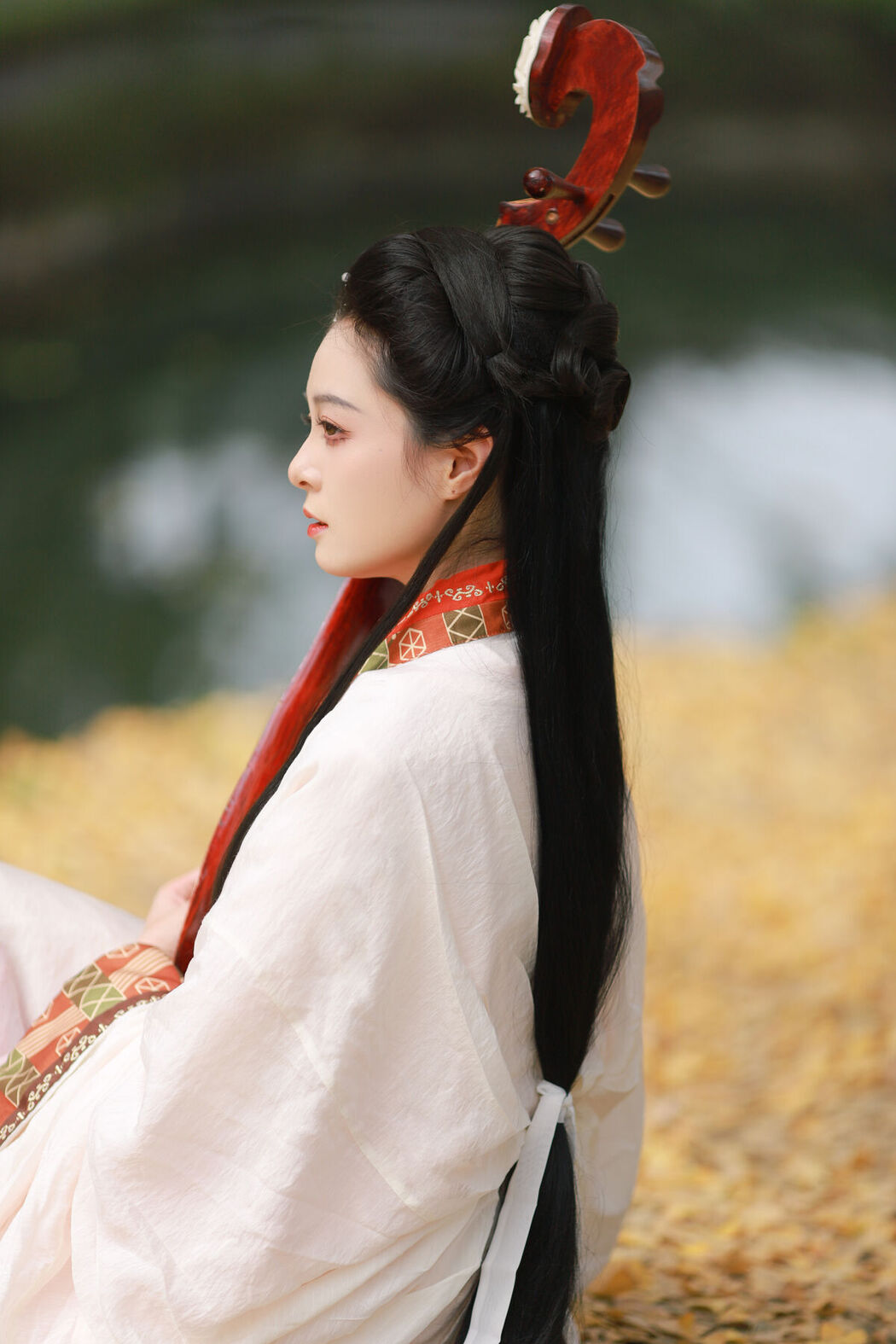 YiTuYu艺图语 Vol.6437 Nu Li Hua Zhuang De Sui Sui