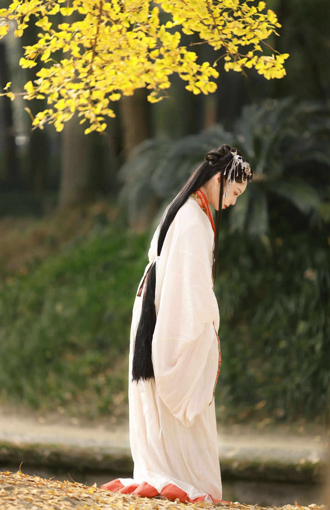 YiTuYu艺图语 Vol.6437 Nu Li Hua Zhuang De Sui Sui