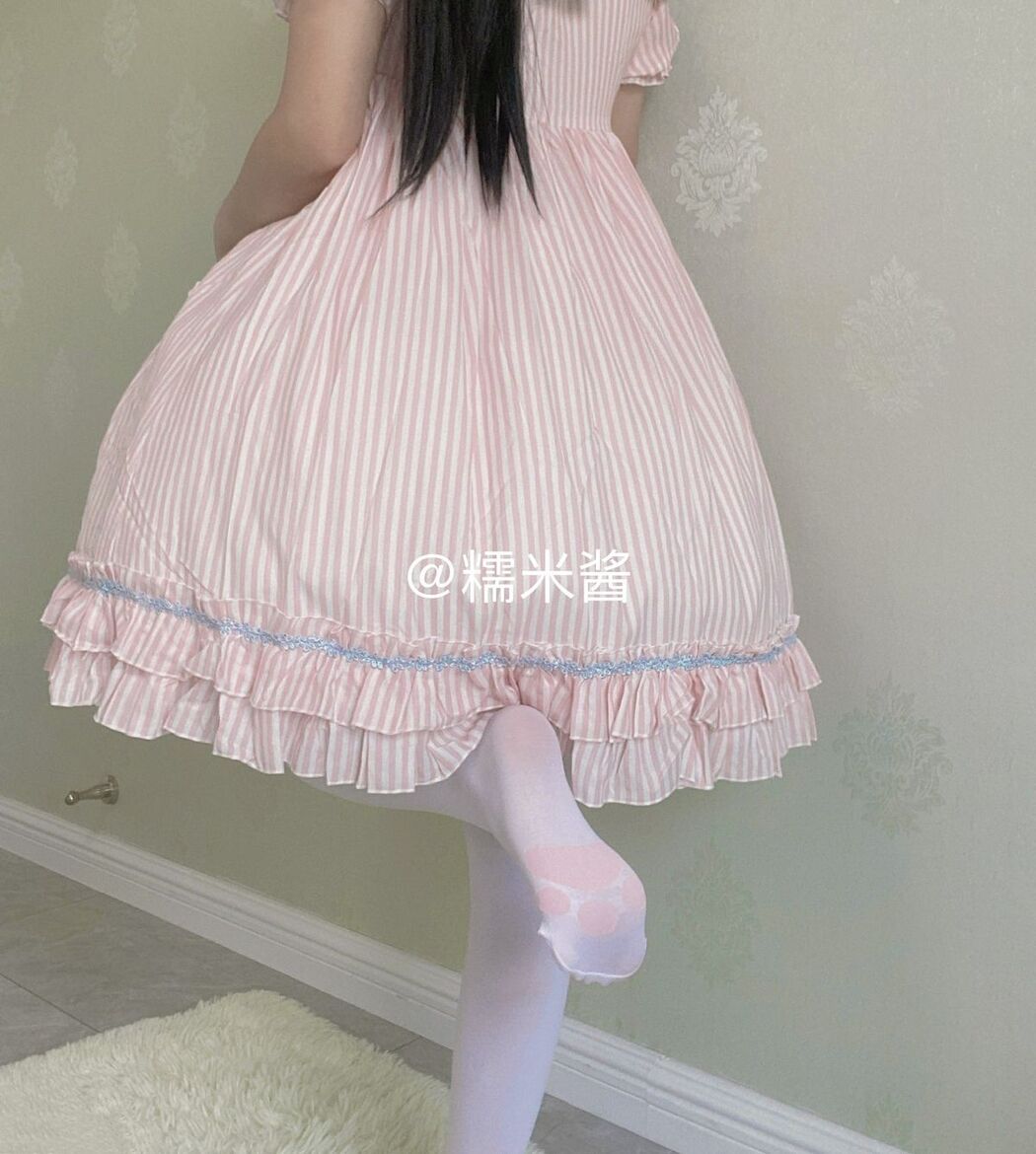 Coser@糯米酱 – 白虎美乳福利姬私拍自慰 Part3 (47P)