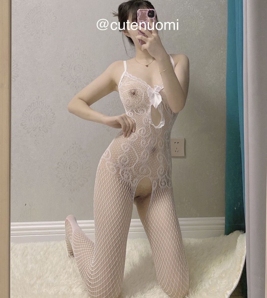 Coser@糯米酱 – 白虎美乳福利姬私拍自慰 Part4 (46P)