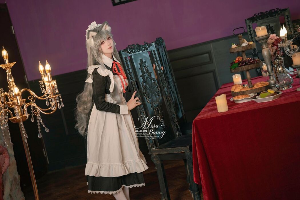 Coser@黏黏团子兔 – 2月月票特典 菲奇子女仆 (44P – 1V)