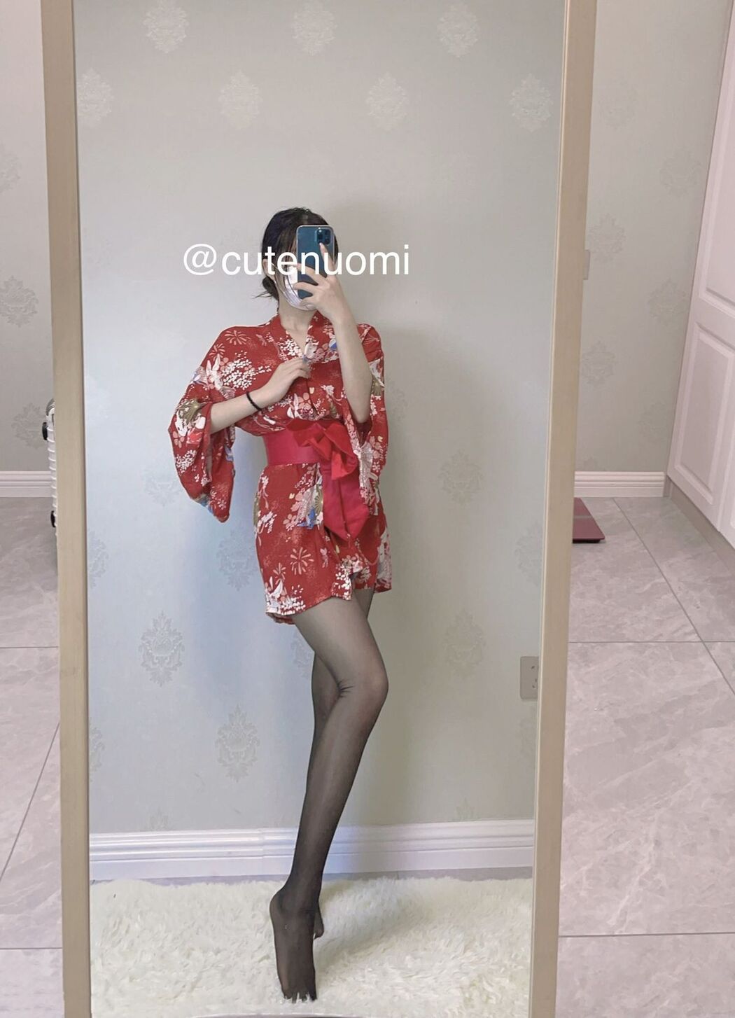 Coser@糯米酱 – 白虎美乳福利姬私拍自慰 Part4 (46P)