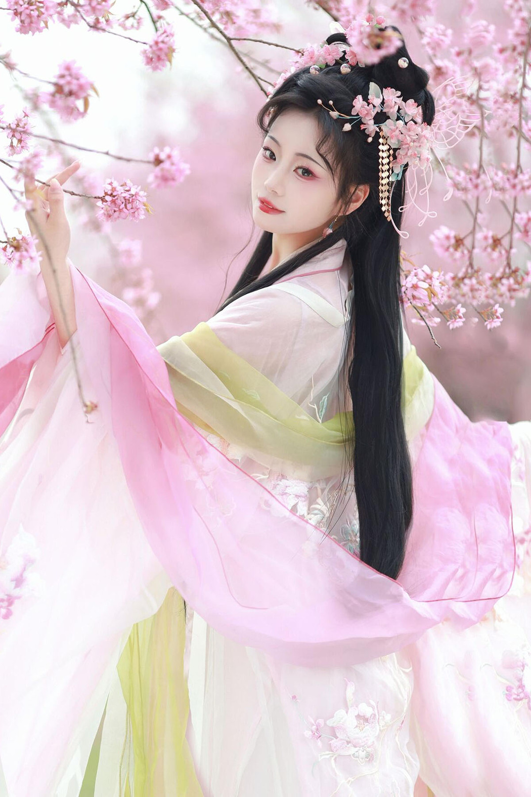 YiTuYu艺图语 Vol.6626 Qian Yue Cover Photo