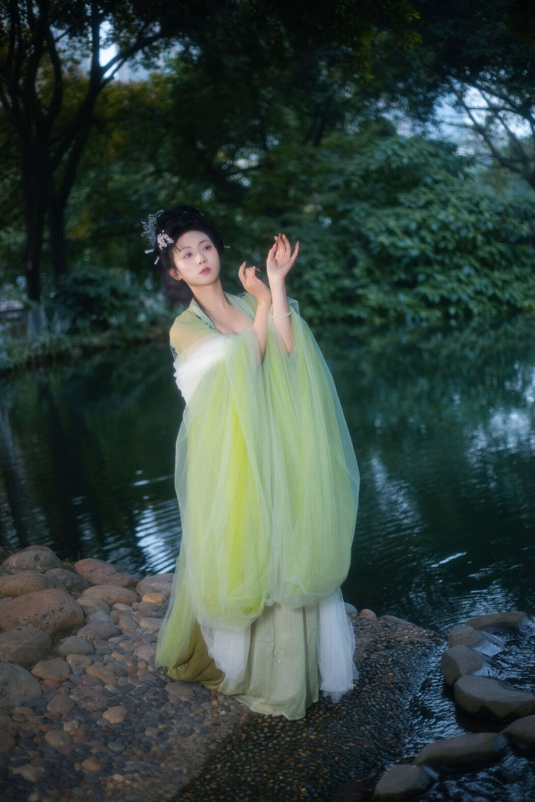 YiTuYu艺图语 Vol.6662 Luo Yu Qing Ling