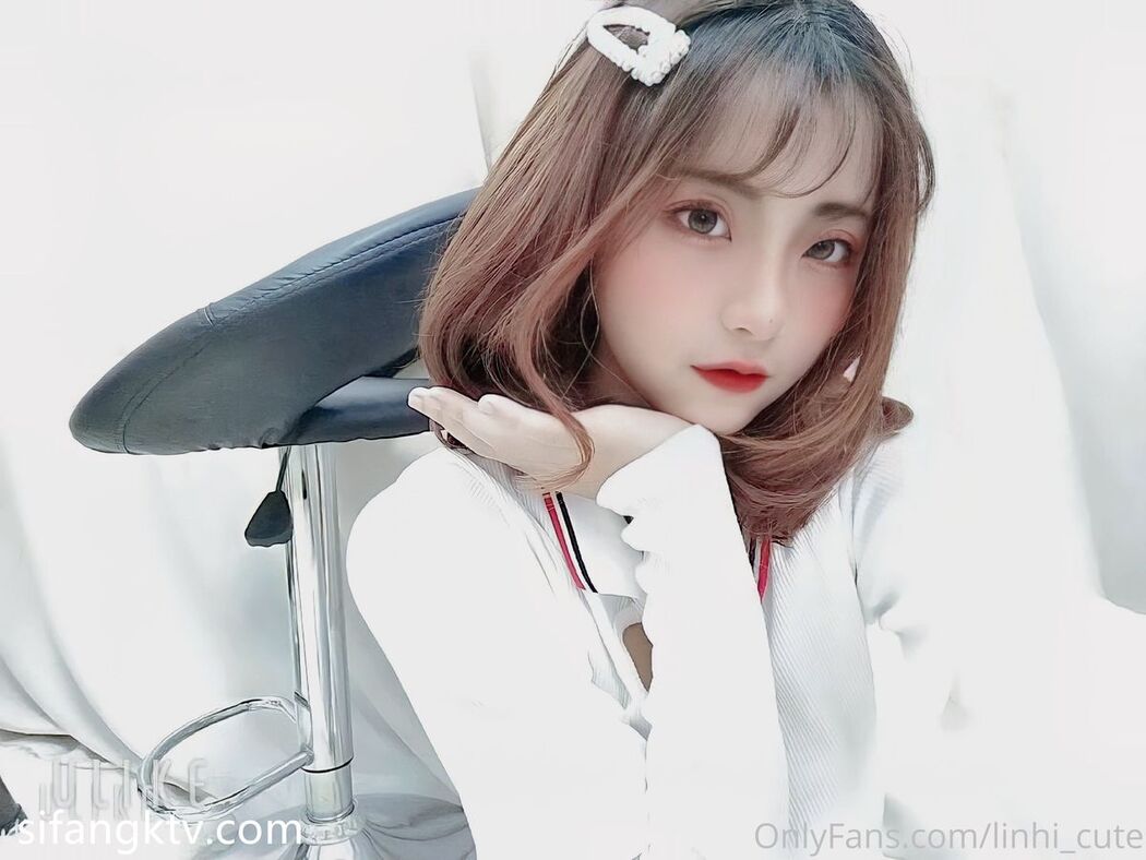 Coser@linhi_cute yuumeilyn – 极品美奶反差婊网红私拍 03 Part2 (61P)