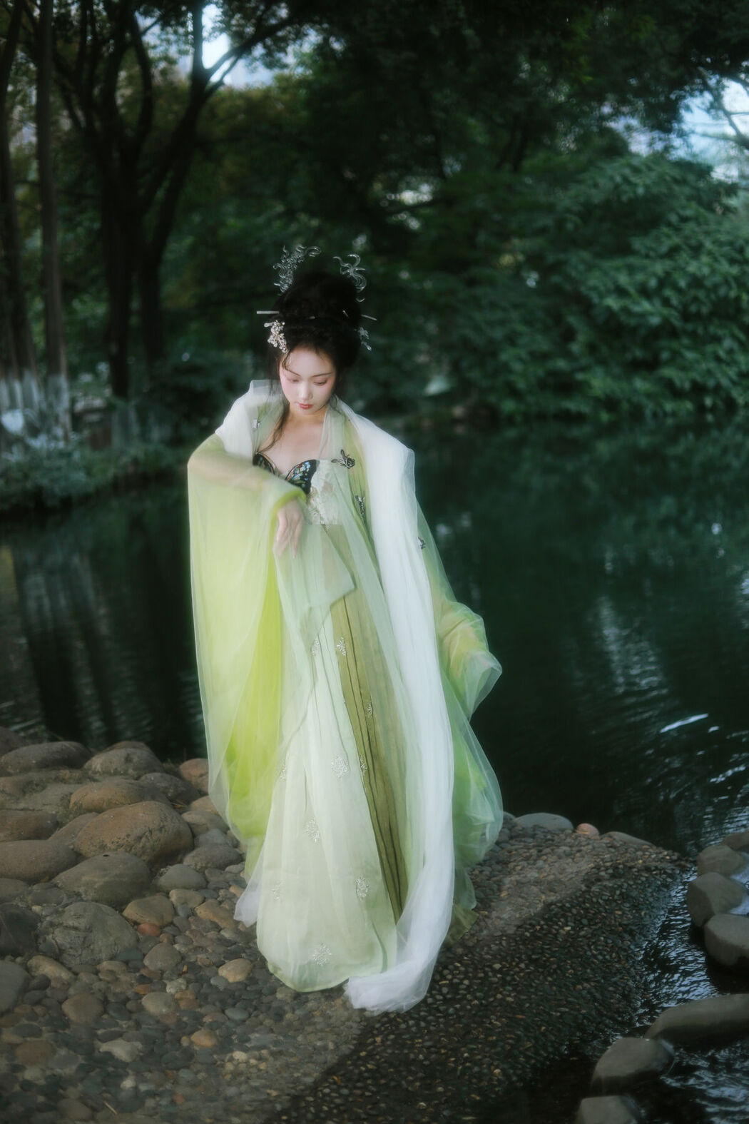 YiTuYu艺图语 Vol.6662 Luo Yu Qing Ling