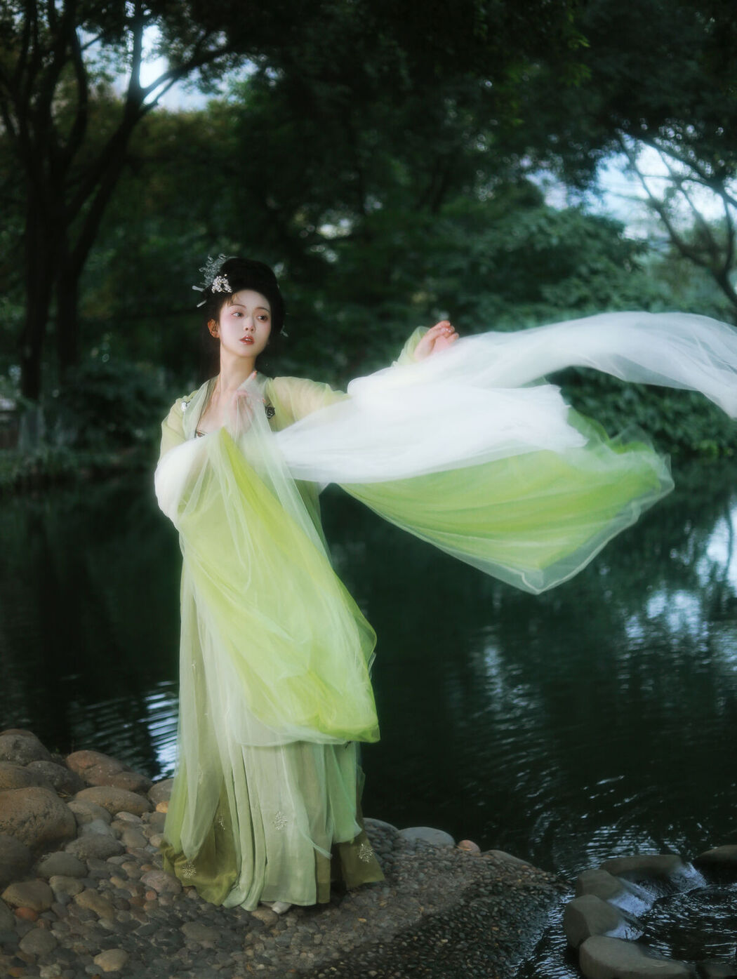 YiTuYu艺图语 Vol.6662 Luo Yu Qing Ling