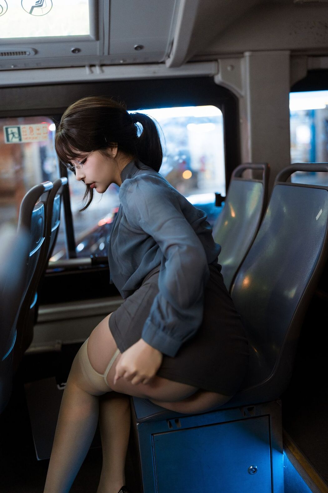 Coser@yuuhui玉汇 &#8211; 夜班族 Part1 (75P &#8211; 1V)
