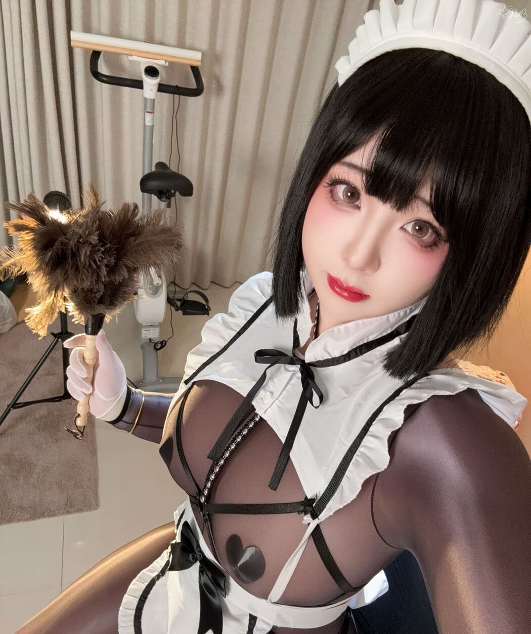 Coser@皮皮奶可可爱了啦 – 女仆自摄 (61P)