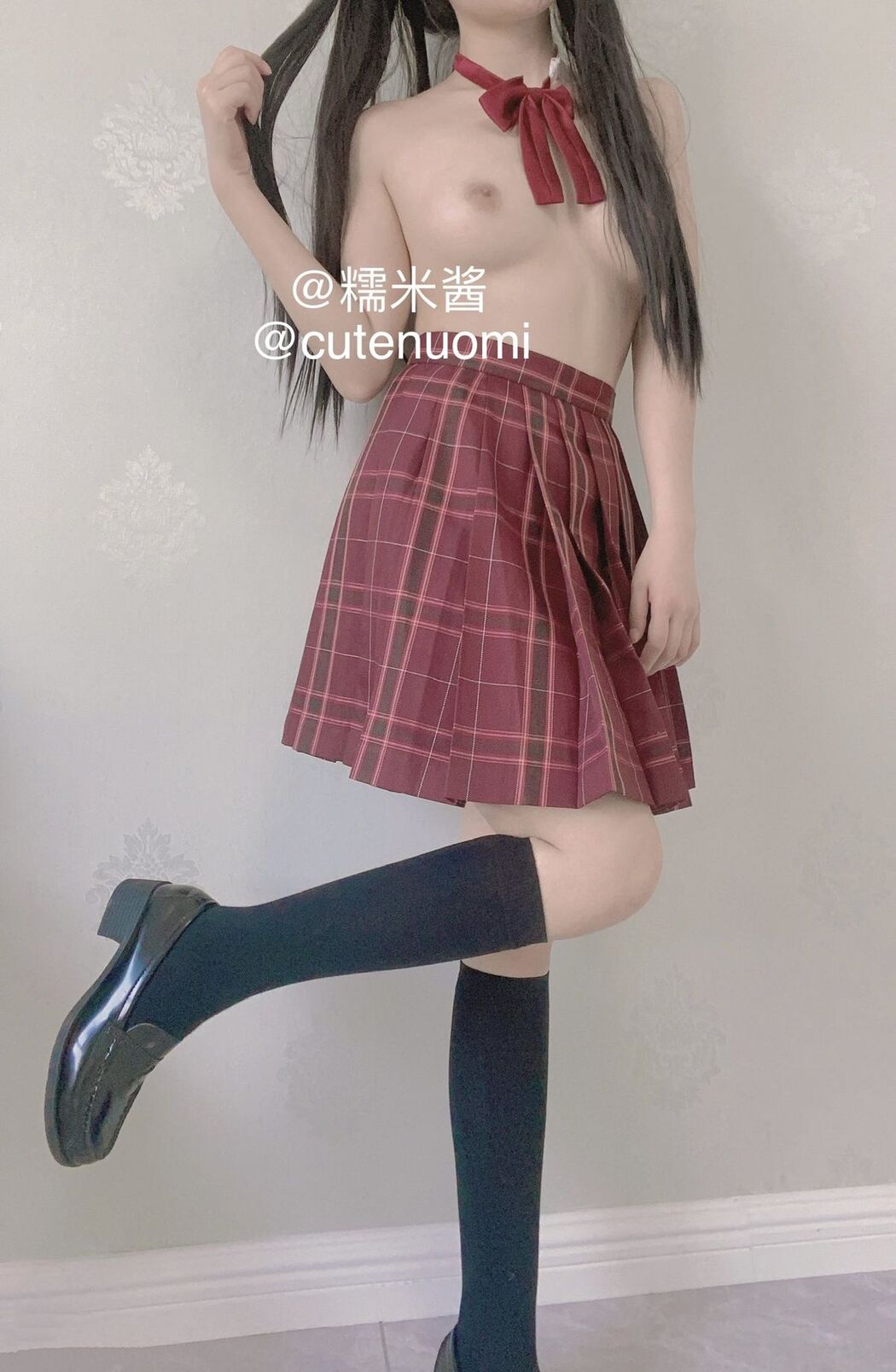 Coser@糯米酱 – 白虎美乳福利姬私拍自慰 Part4 (46P)