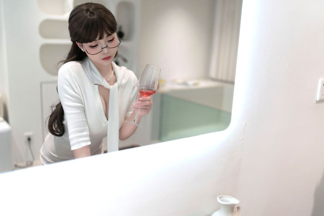 Coser@Bangni邦尼 &#8211; 触手来袭 Part1 (50P)