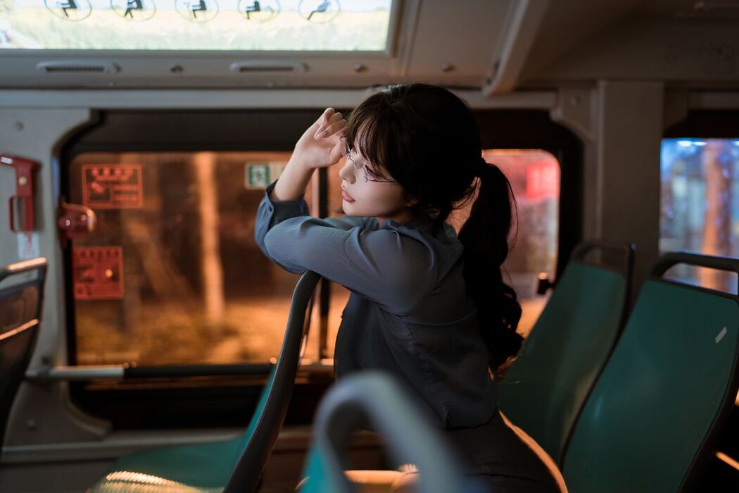 Coser@yuuhui玉汇 &#8211; 夜班族 Part1 (75P &#8211; 1V)