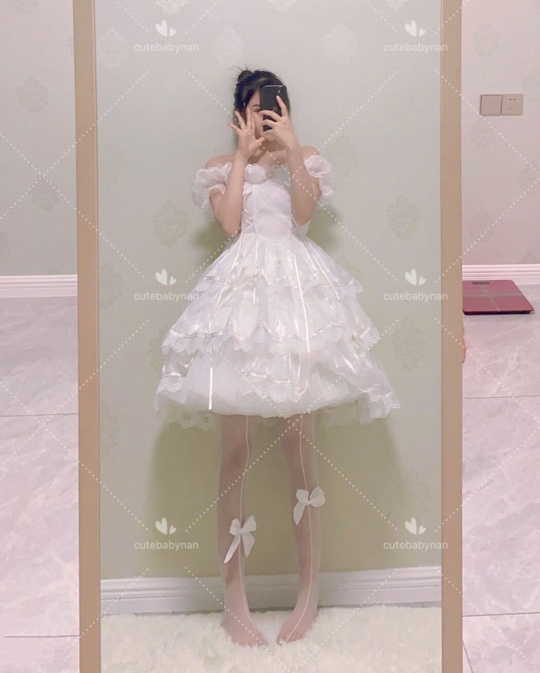 Coser@糯米酱 – 白虎美乳福利姬私拍自慰 Part2 (47P)