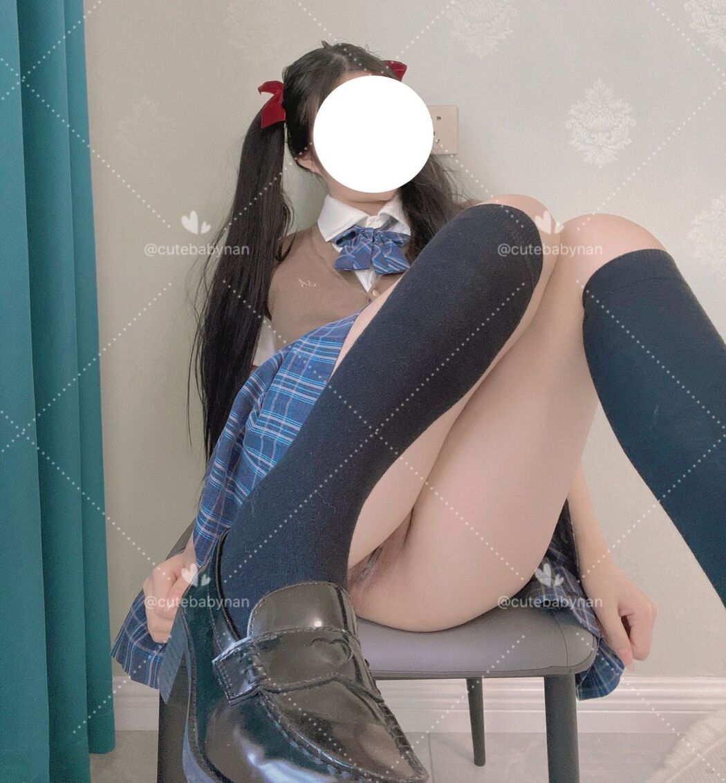 Coser@糯米酱 – 白虎美乳福利姬私拍自慰 Part2 (47P)