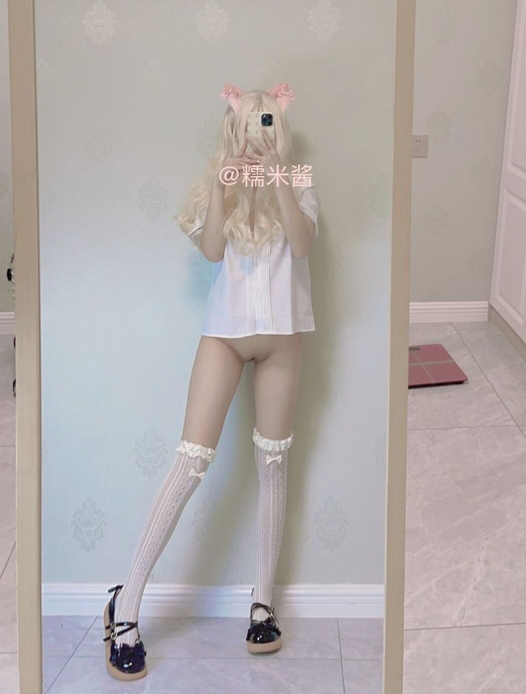 Coser@糯米酱 – 白虎美乳福利姬私拍自慰 Part2 (47P)