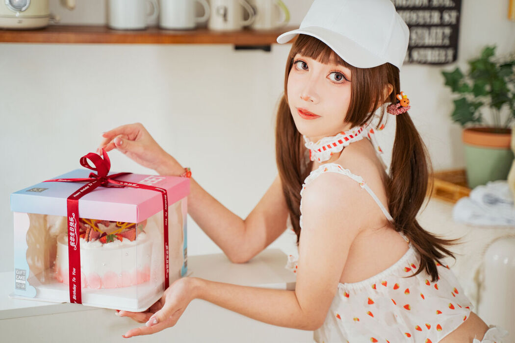 Coser@小和甜酒 – 白天鹅外卖 Part01 (48P)