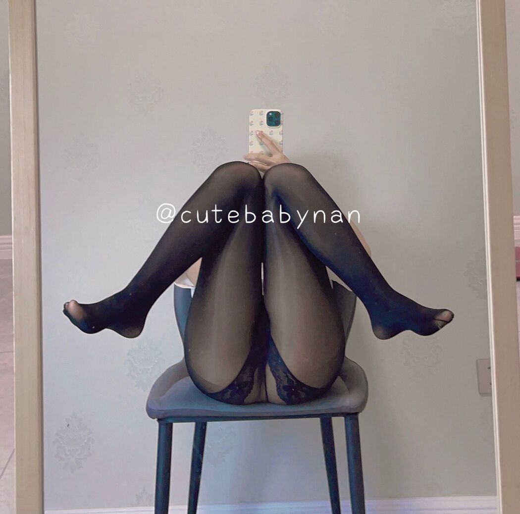 Coser@糯米酱 – 白虎美乳福利姬私拍自慰 Part3 (47P)